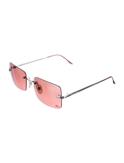 Rectangular frame sunglasses in pink 